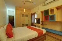 OYO Aiwan E Ashraf Suites Near Snow City