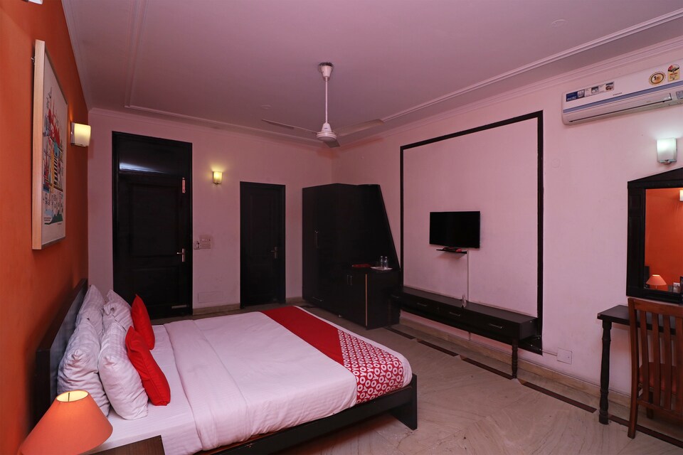 OYO 24941 Atit Villa, Main Market Ujjain, Ujjain
