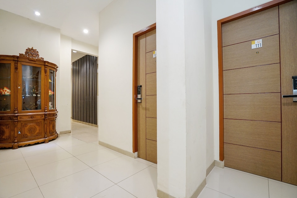 OYO 251 The Maximus Inn Hotel, Mangkunegara, Palembang