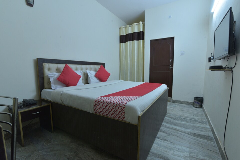 OYO 24989 Voyage Hospitality, Noida City Metro, Noida
