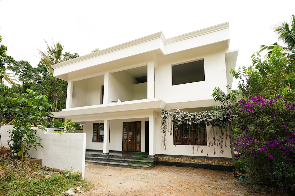 OYO Home 24990 Pleasing Stay, Anachal, Munnar