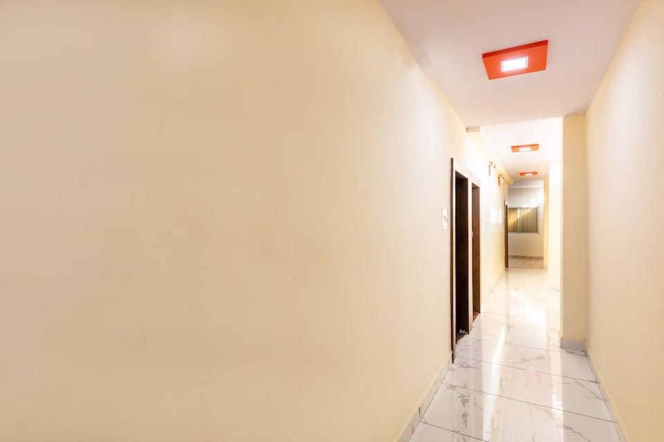 OYO 24999 Hotel Vanice Blu, Bhawarkua Indore, Indore