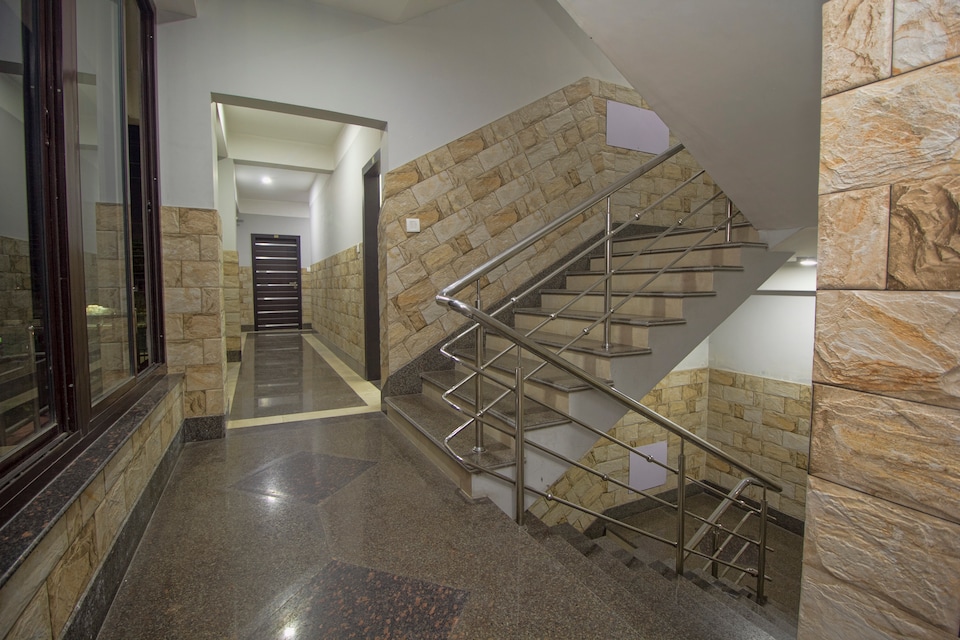 OYO 25007 Hotel Royal Garden, Champasari Siliguri, Siliguri