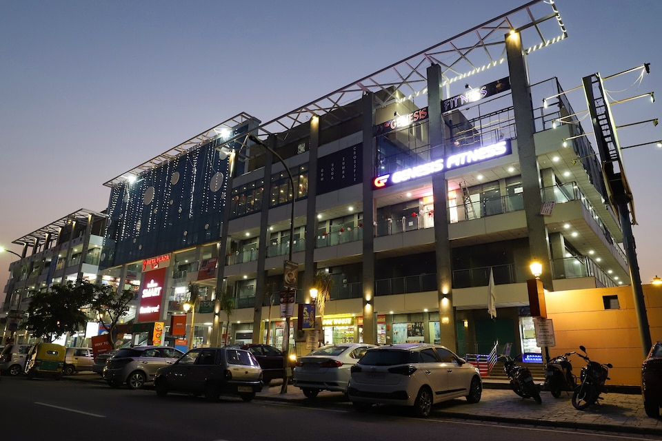 Collection O 30049 Beta Plaza, Greater Noida, Noida