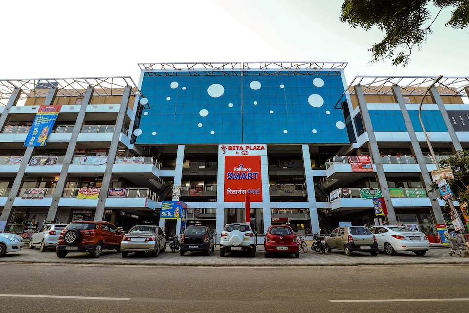 Collection O 30049 Beta Plaza, Greater Noida, Noida