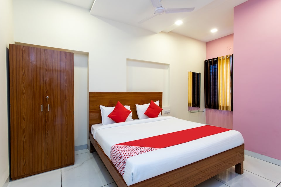 OYO 25031 Riddhi Siddhi Regency, Airport Road - Indore, Indore