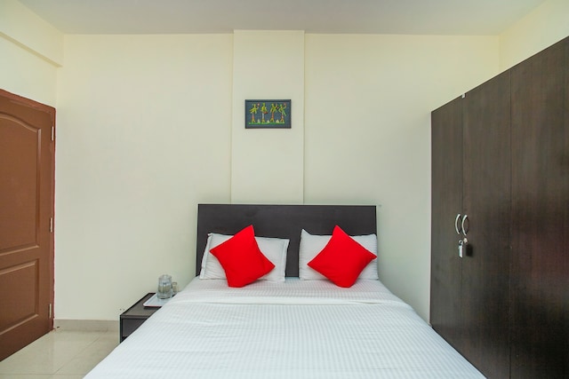 OYO Wisteria Hbr Layout Near Sri Amruth Chithra Mandira