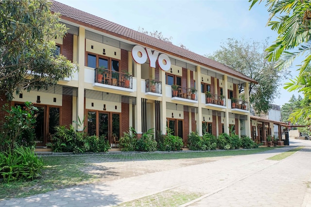 OYO 261 Sasono Putro Guest House