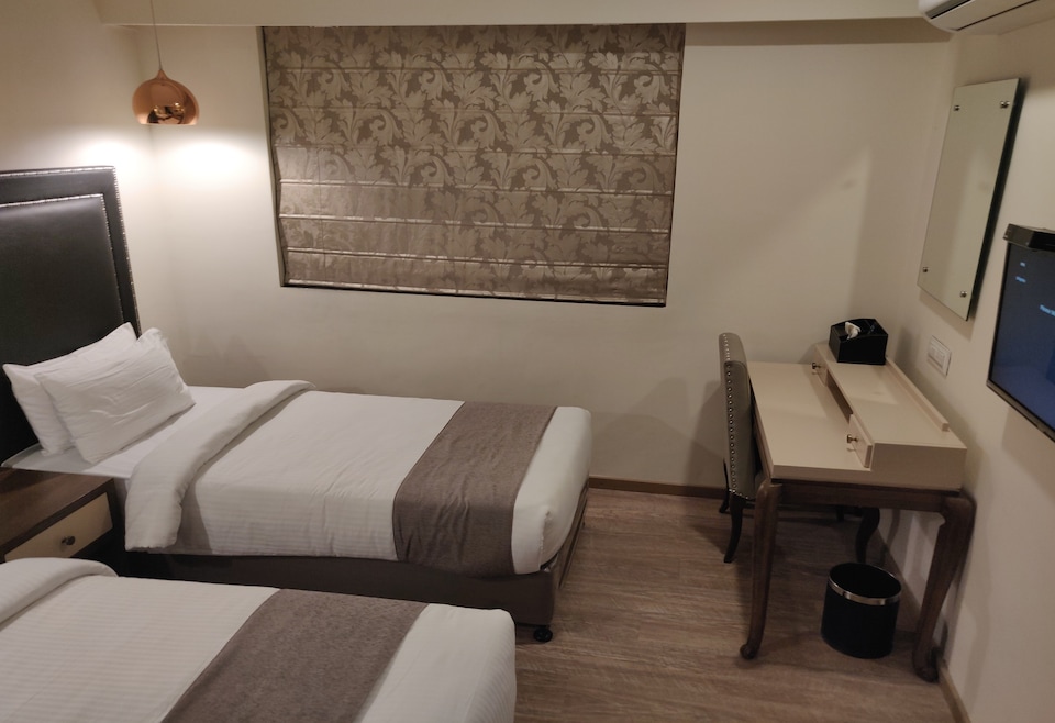 OYO 25040 Hotel Victoria, VIP Road Kolkata, Kolkata