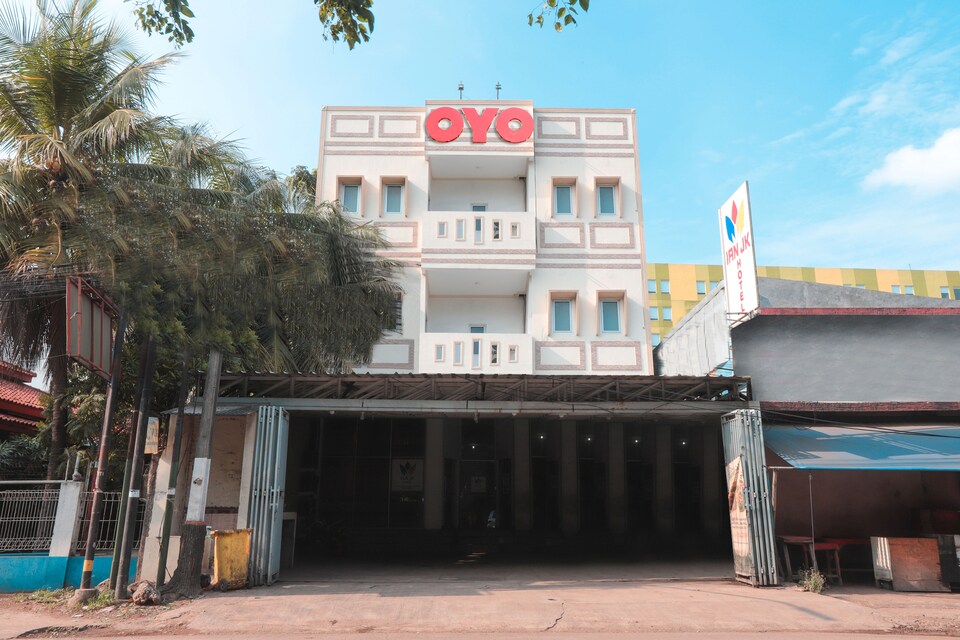 OYO 262 Ian Jk Hotel, Soekarno Hatta Airport, Tangerang