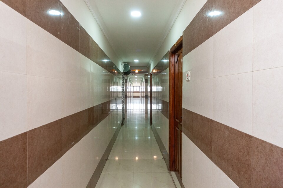 OYO 25047 Krd Lodge, Ponneri Chennai, Chennai