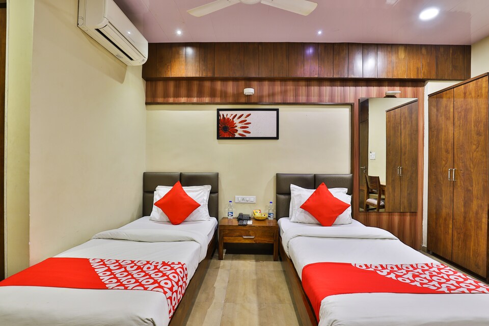 OYO 25065 Hotel Shree Daan, Vapi, Vapi