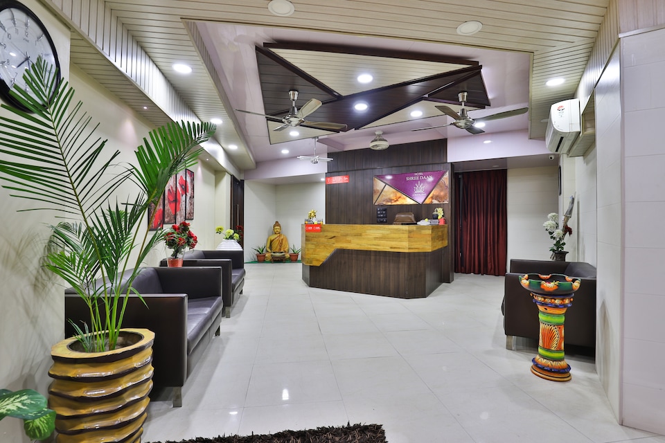 OYO 25065 Hotel Shree Daan, Vapi, Vapi
