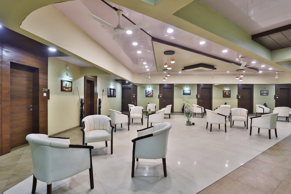 OYO 25065 होटल श्री दान, Vapi, वापी