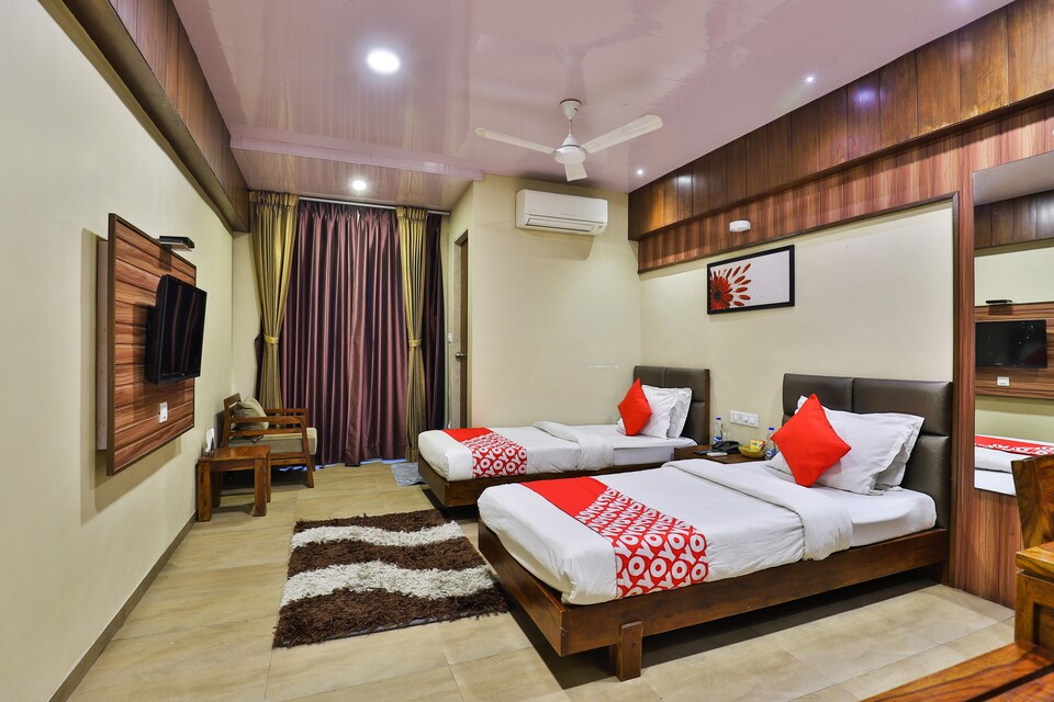 OYO 25065 Hotel Shree Daan, Vapi, Vapi