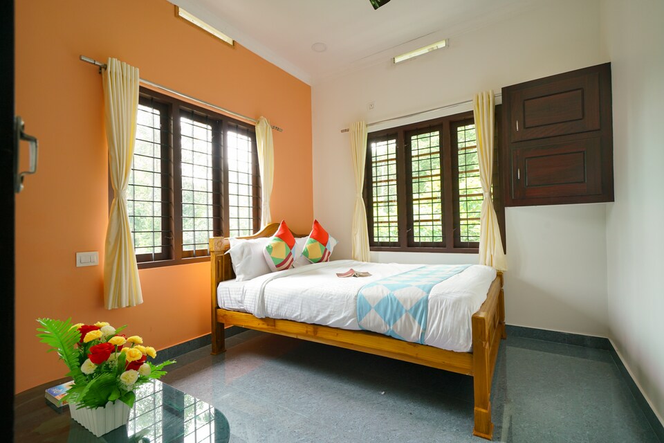 OYO Home 25070 Compact 3BHK, Adimali Munnar, Munnar