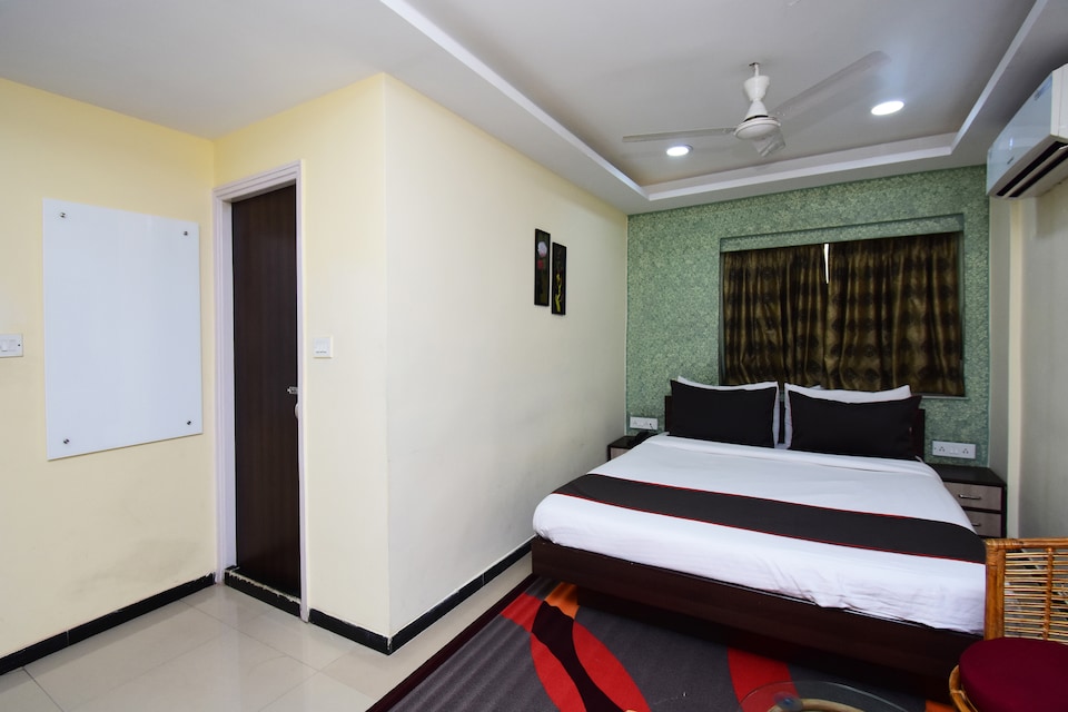 Collection O 25072 Naman's Inn, Gariahat Kolkata, Kolkata