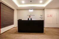 OYO Townhouse 110 MI Road