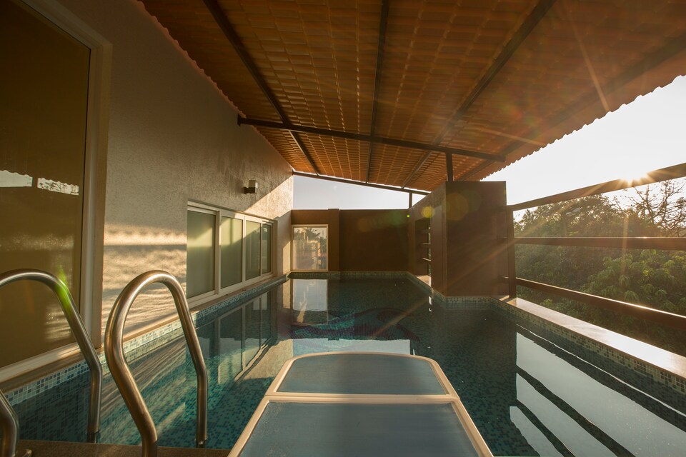 OYO Premium 262 Chapora Beach Assagao, Anjuna Vagator Goa, Goa