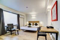 Townhouse Hongkong Bazaar Near Bestech Central Square Mall