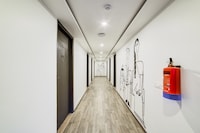 Townhouse Hongkong Bazaar Near Bestech Central Square Mall