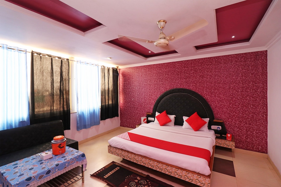 OYO 25100 Hotel Rock View, Pachmarhi, Pachmarhi