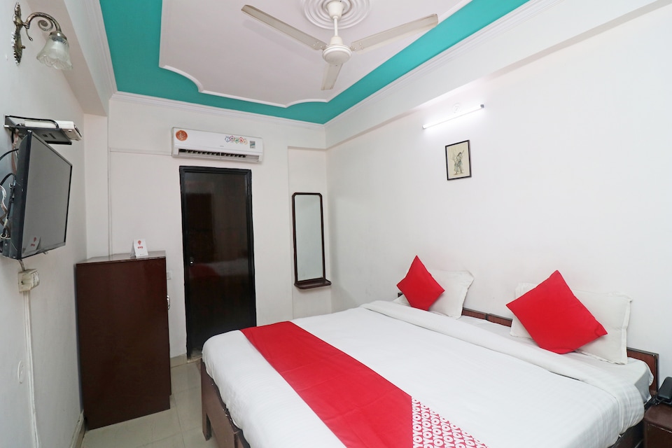 OYO 25115 Bhawana Hotel, Shilpgram, Agra