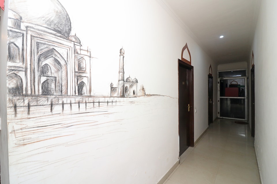 OYO 25115 Bhawana Hotel, Shilpgram, Agra
