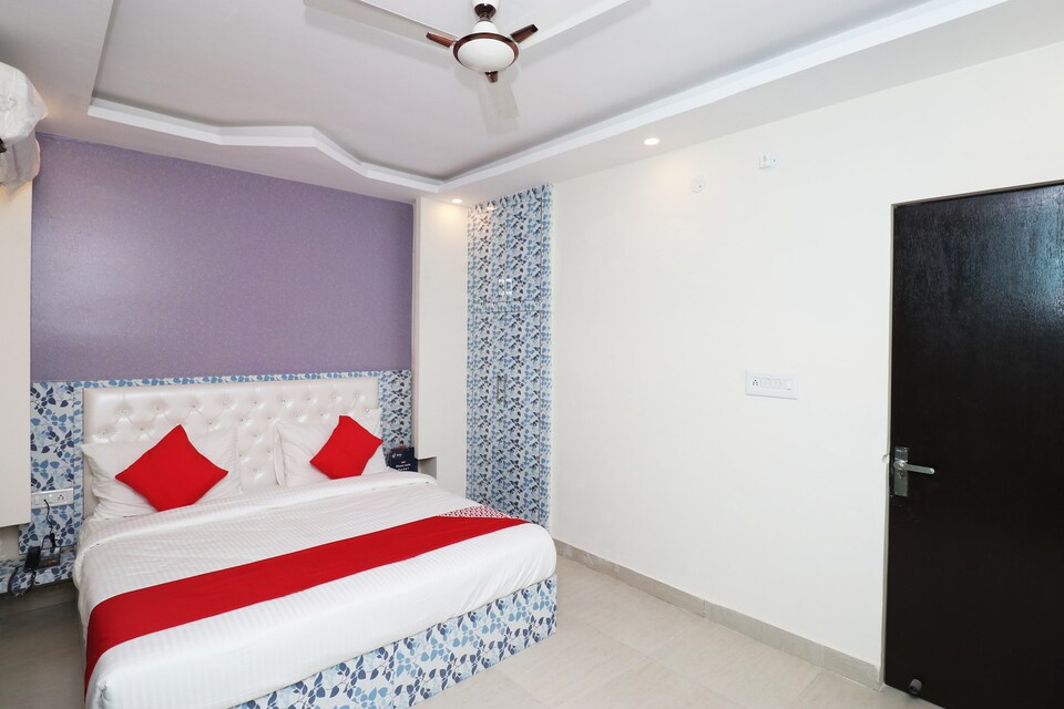 OYO 25130 Hotel Royal Inn, Airport Delhi, Delhi Transit