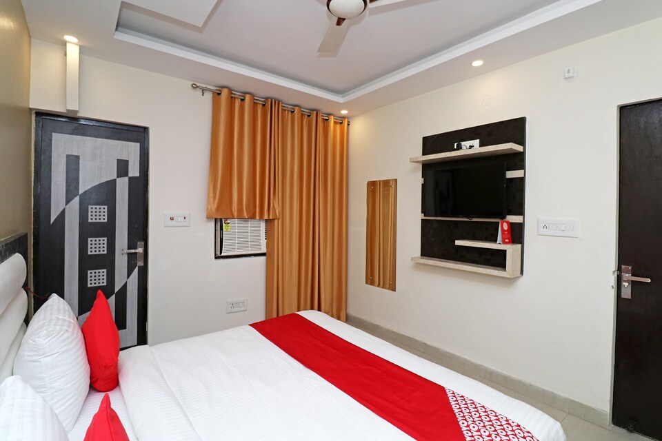 OYO 25130 Hotel Royal Inn, Airport Delhi, Delhi Transit