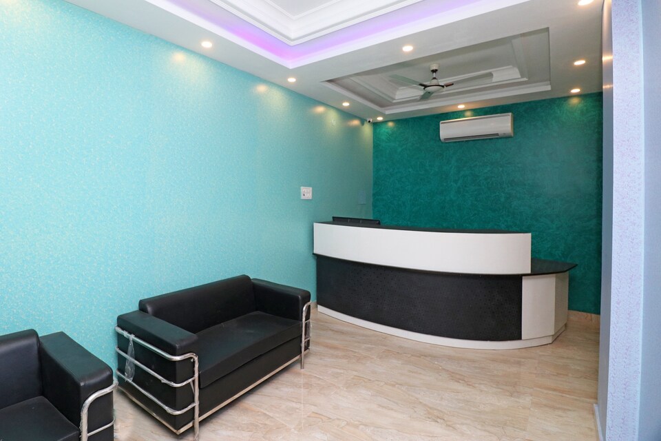 OYO 25130 होटल रॉयल इन, Airport Delhi, Delhi Transit