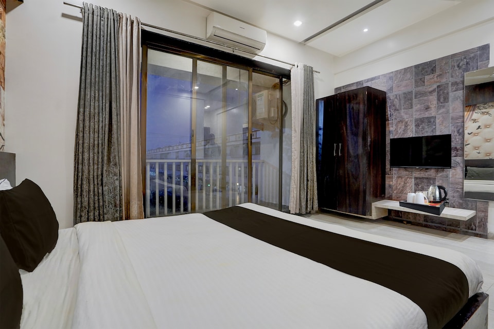 Collection O Ozar Industrial Estate Formerly Hotel Siddhivinayak Grand, Ozar, नासिक