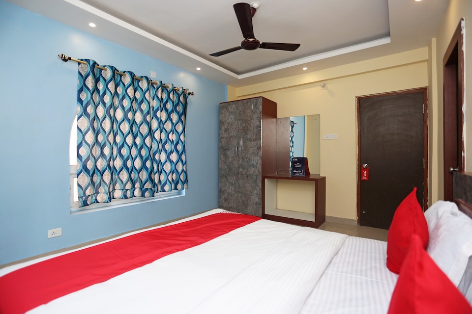 OYO 26121 Red Stone Premium, Baliapanda Puri, Puri