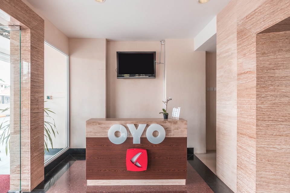 OYO 268 Cinere Resort Apartement, Ciputat, Tangerang