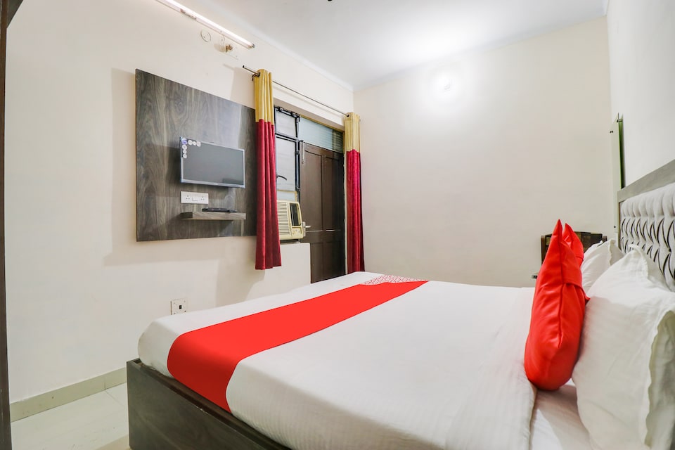 OYO 26140 Hotel Vashistha, Railway Station Allahabad, Prayagraj