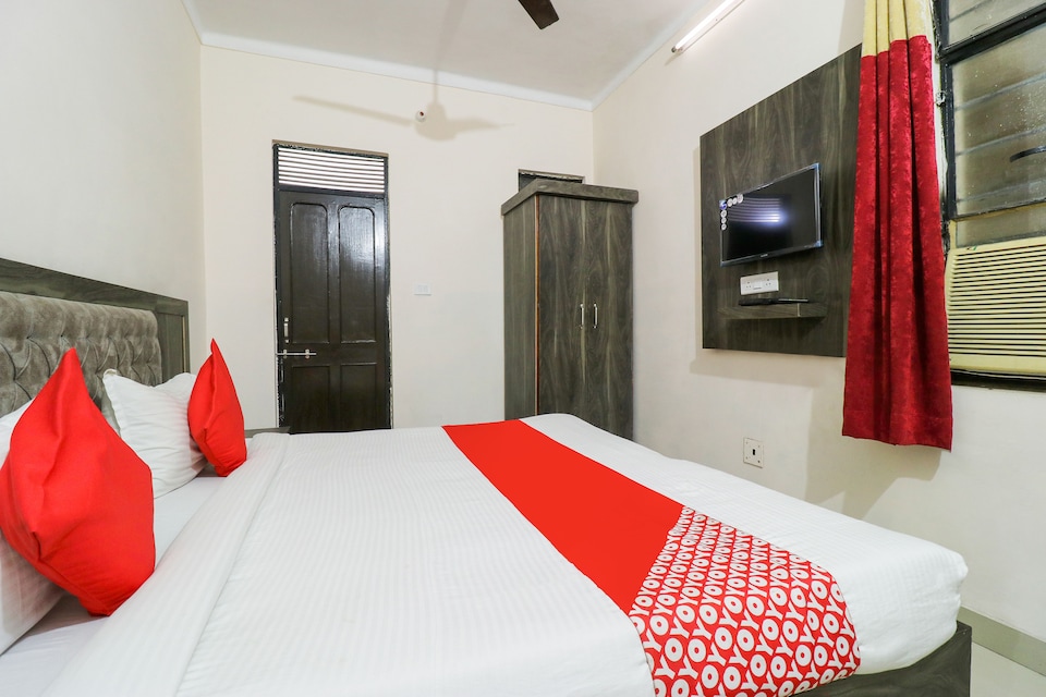 OYO 26140 Hotel Vashistha, Railway Station Allahabad, Prayagraj