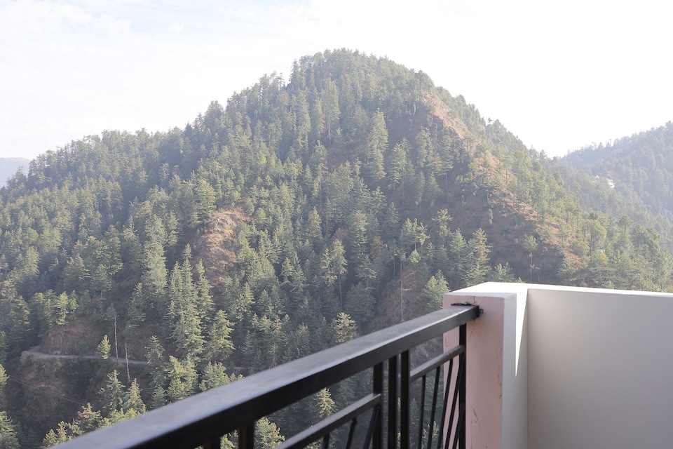 OYO Home 26148 Hillock View 2BHK, Bharari, Shimla