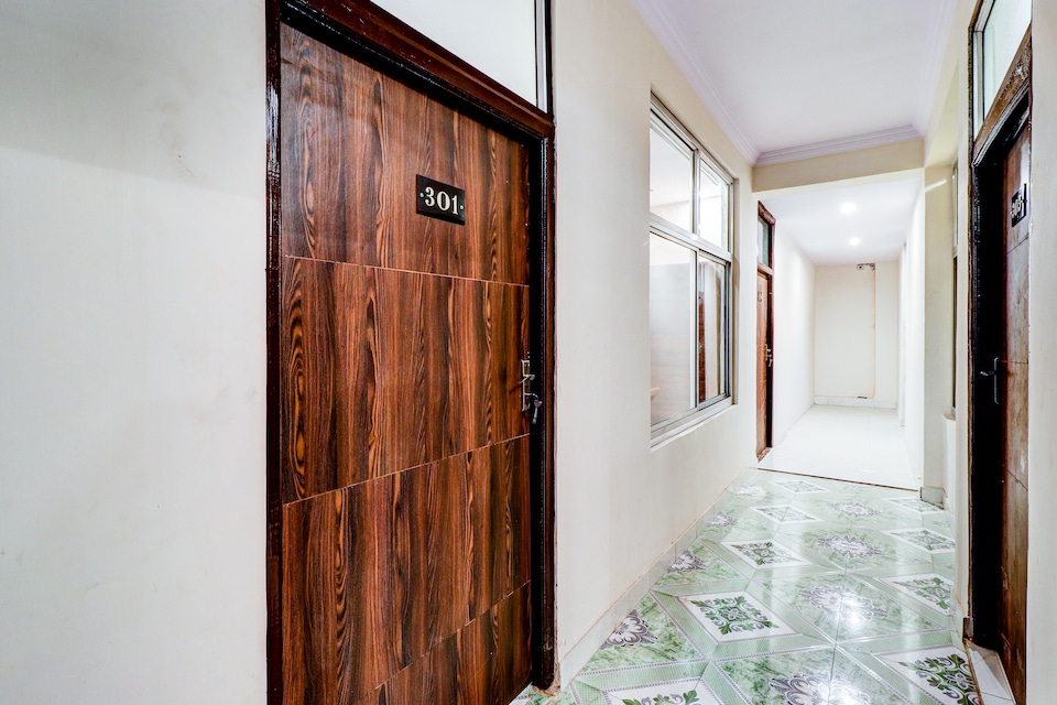OYO 26159 Hotel Radiance, Swaroop Nagar Kanpur, Kanpur