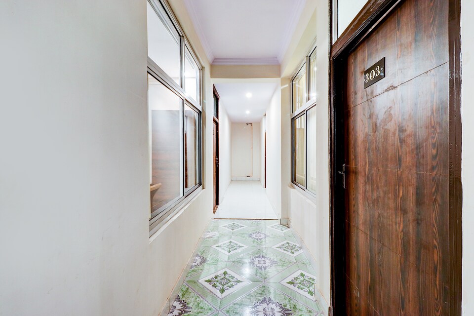 OYO 26159 Hotel Radiance, Swaroop Nagar Kanpur, Kanpur