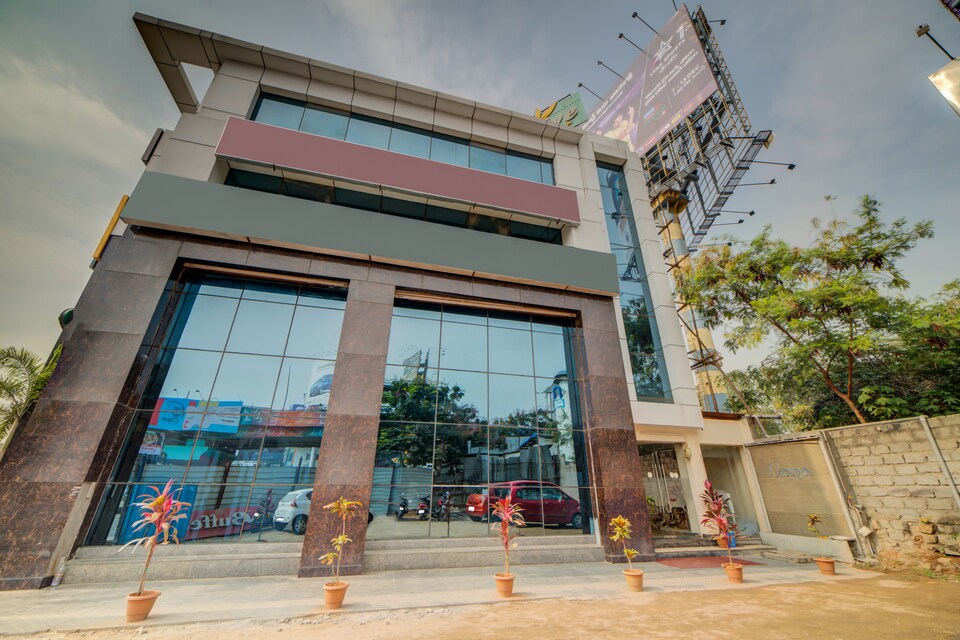 OYO Supraja Cyber View Near Shilparamam, Madhapur-II, Hyderabad