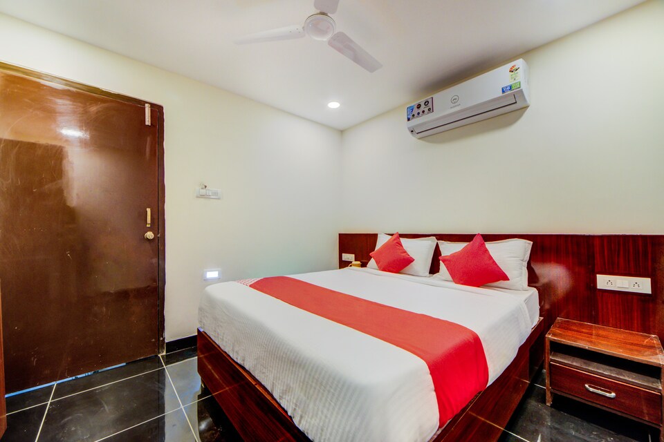OYO Supraja Cyber View Near Shilparamam, Madhapur-II, Hyderabad