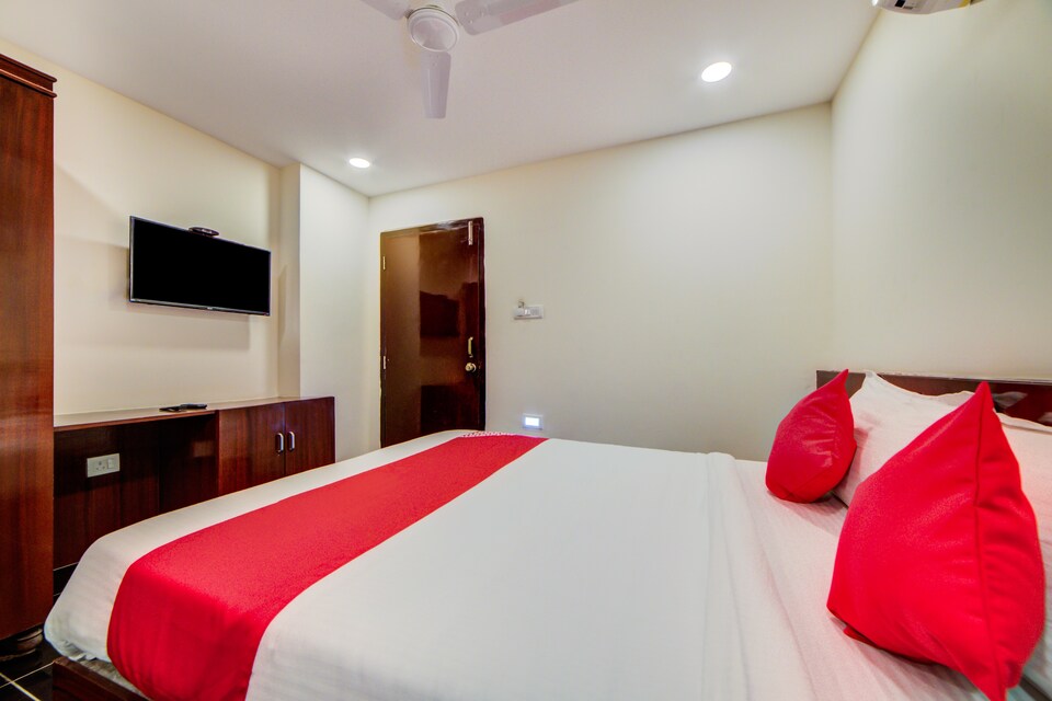 OYO Supraja Cyber View Near Shilparamam, Madhapur-II, Hyderabad