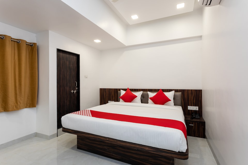 Capital O 26167 Ten Eleven Grand, Vijay Nagar Indore, Indore