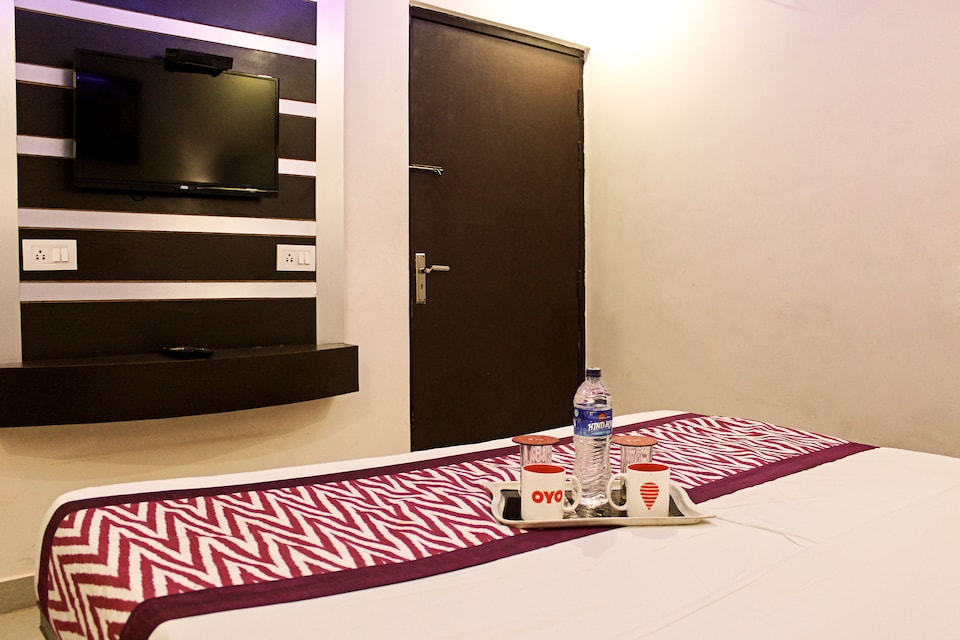 OYO 3254 Hotel Raj paradise, Shilpgram, Agra