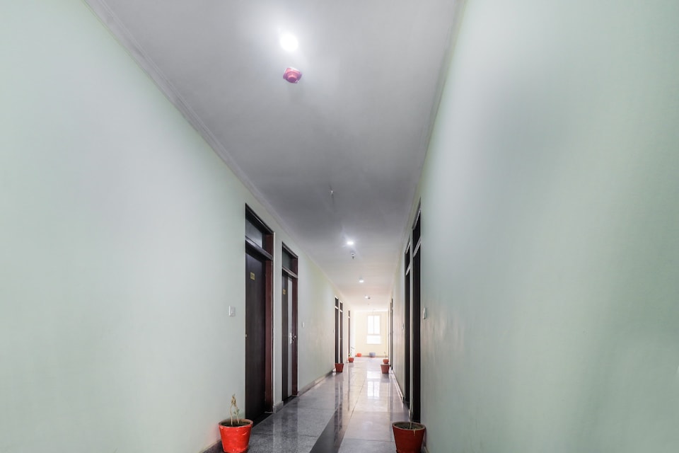 OYO The Royal Haveli, Sindhi Camp, Jaipur