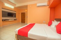 OYO Sonartari Residency