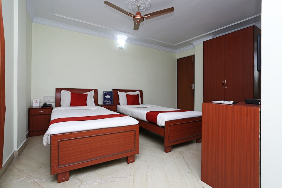 OYO Flagship 26243 Lake Market Kalighat, Gariahat Kolkata, Kolkata