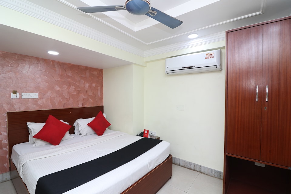 Capital O 38933 Hotel Presidency Inn, Esplanade Kolkata, Kolkata