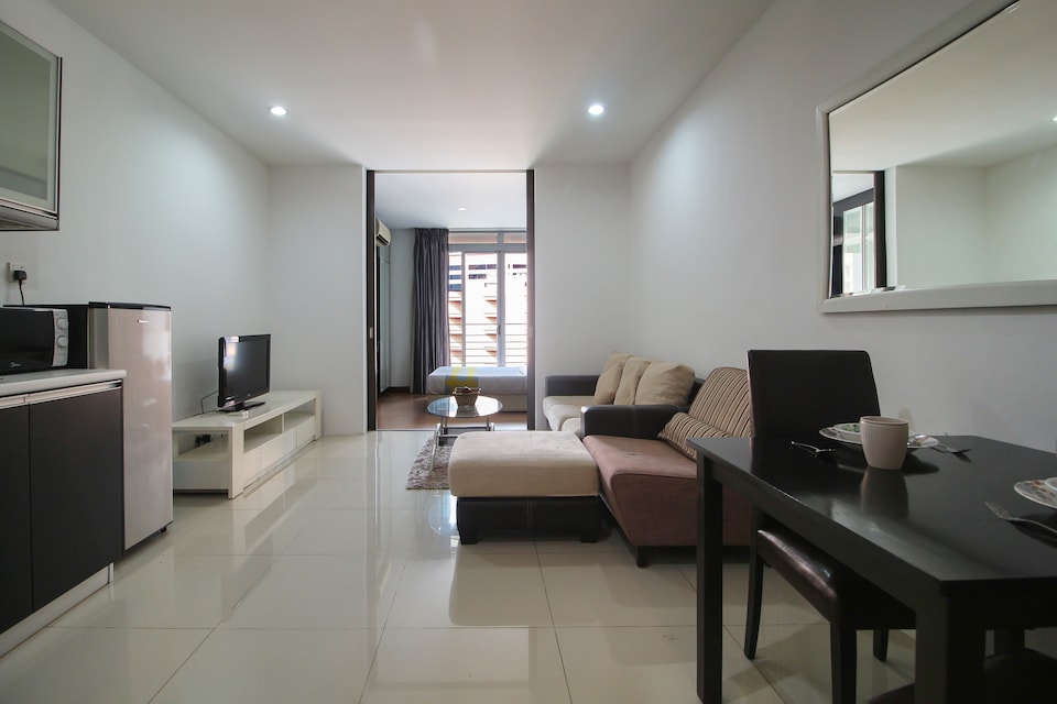 OYO Home 572 Classy 2BR Taragon Puteri, Pudu, Kuala Lumpur