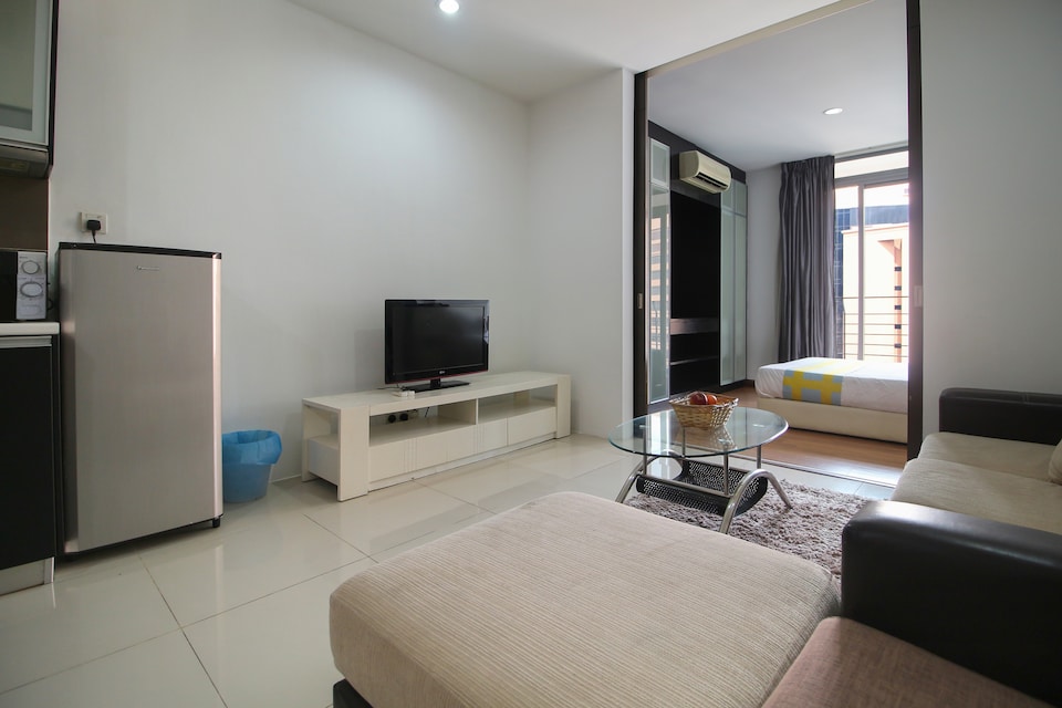 OYO Home 572 Classy 2BR Taragon Puteri, Pudu, Kuala Lumpur